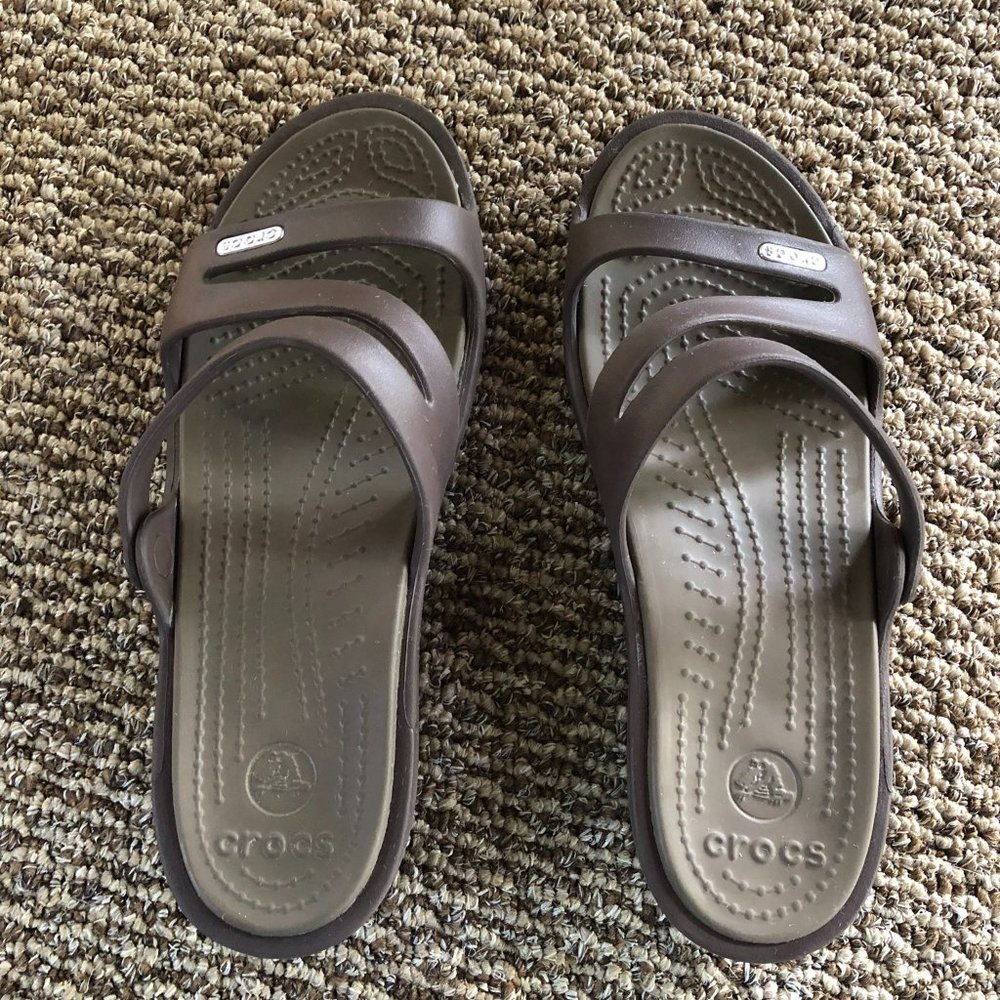 Croc Patricia Wedge Sandals Brown Size 7